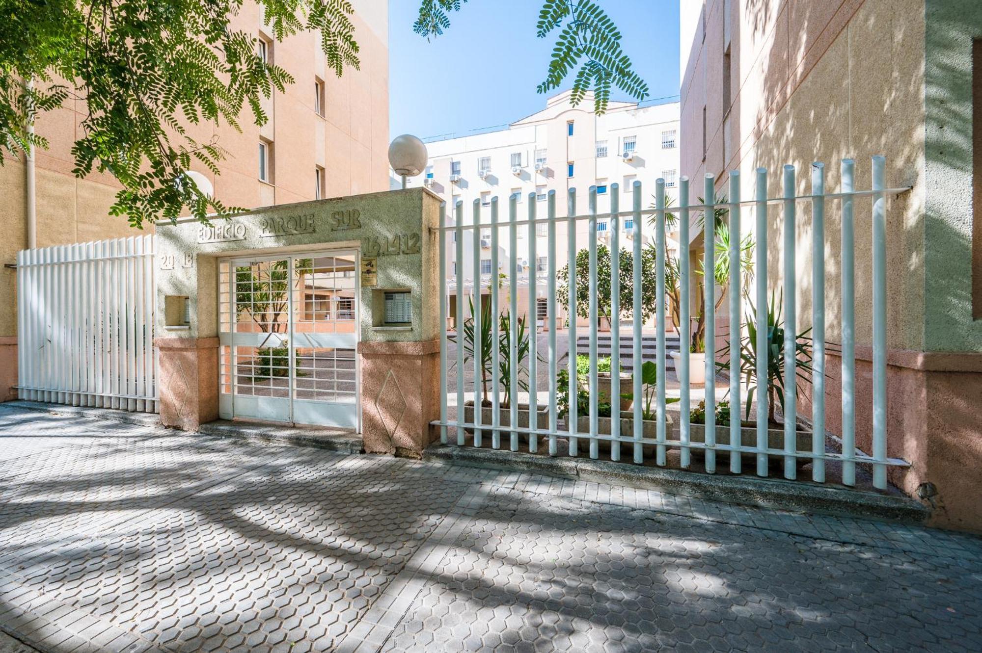 Piso Familiar Virgen Del Rocio Apartman Sevilla Kültér fotó