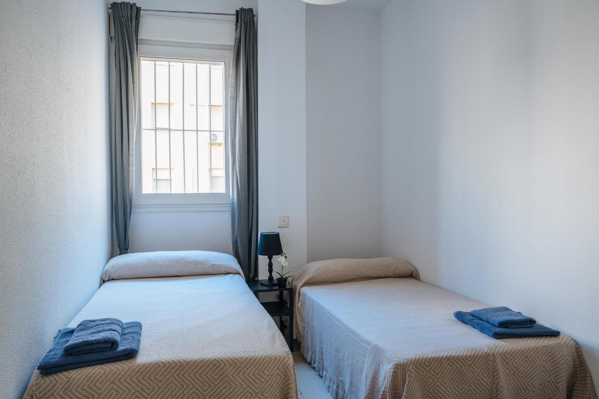 Piso Familiar Virgen Del Rocio Apartman Sevilla Kültér fotó
