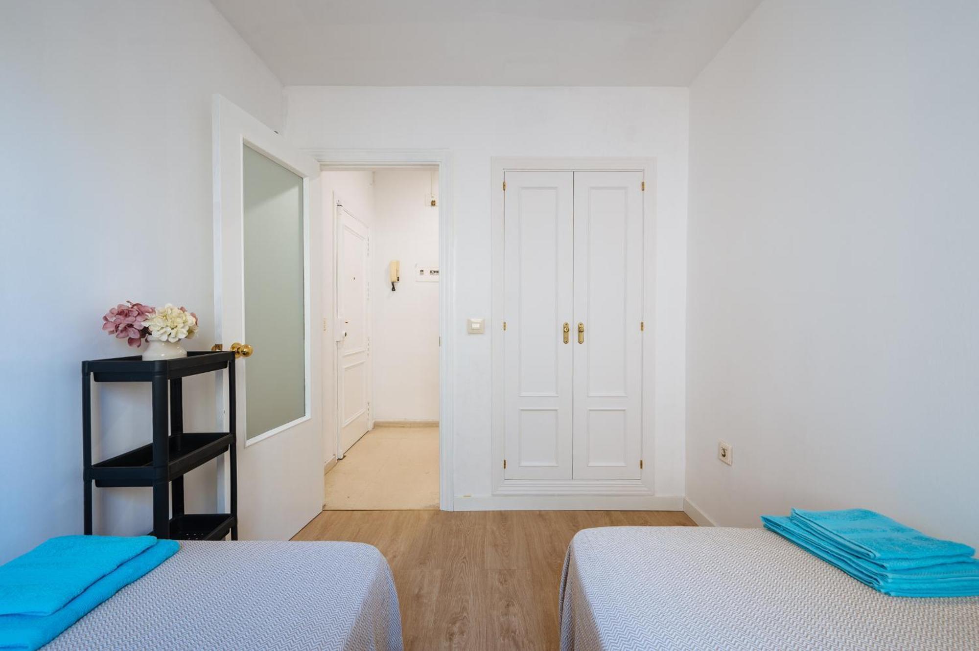 Piso Familiar Virgen Del Rocio Apartman Sevilla Kültér fotó