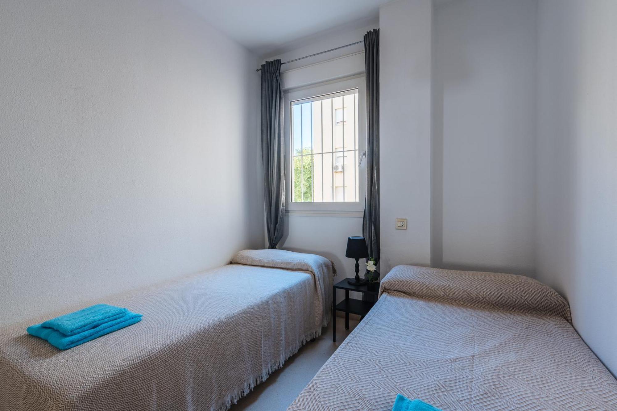 Piso Familiar Virgen Del Rocio Apartman Sevilla Kültér fotó